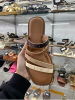 Rasteira Beira Rio Tiras Finas com Tachas – Multicolorida - Imagem 3